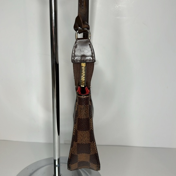 Louis Vuitton Pochette Acessoires Damier Ebene red interior - Picture 5 of 17